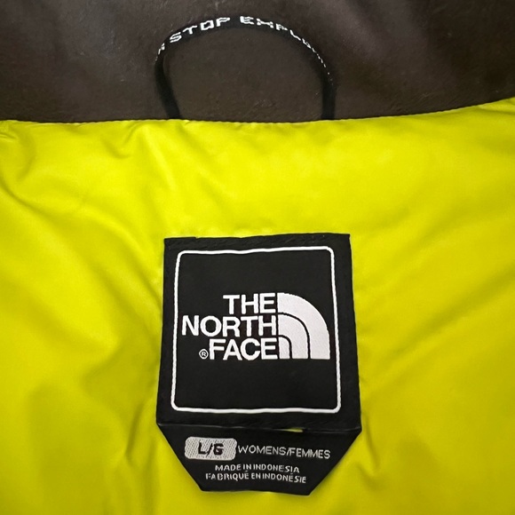 Woman’s North Face Winter Parka. Army green. - Picture 4 of 7